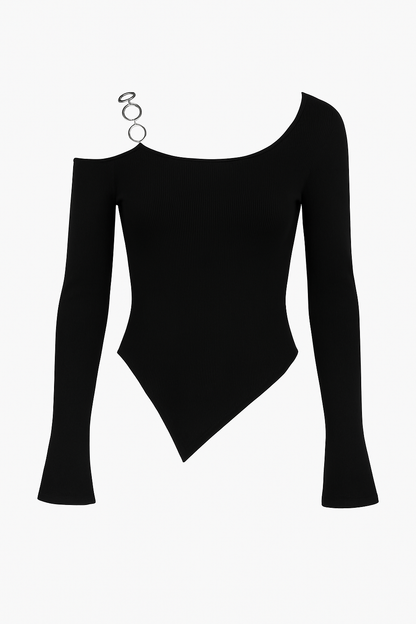 Spice circle chain cross-neck top