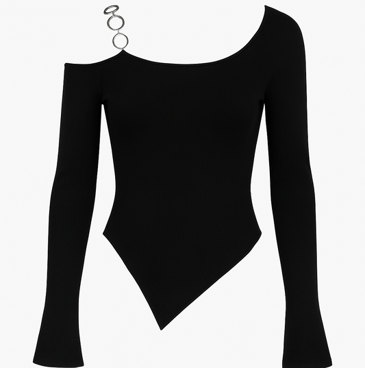 Spice circle chain cross-neck top